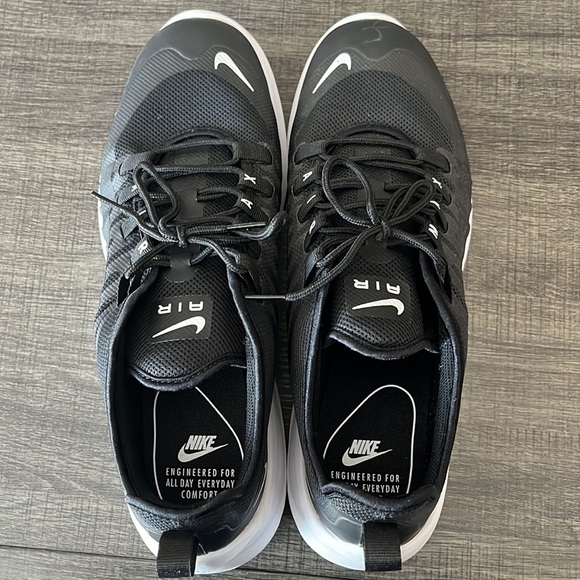 Nike AirMax Axis - Picture 5 of 6